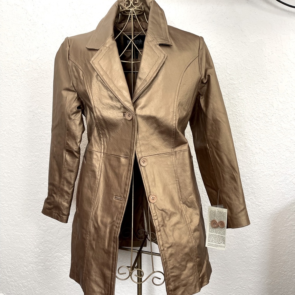 Gold genuine leather woman’s jacket/coat Size 6P. New with tag.